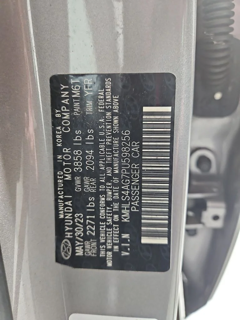 Used 2023 Silver Hyundai SEL image 31