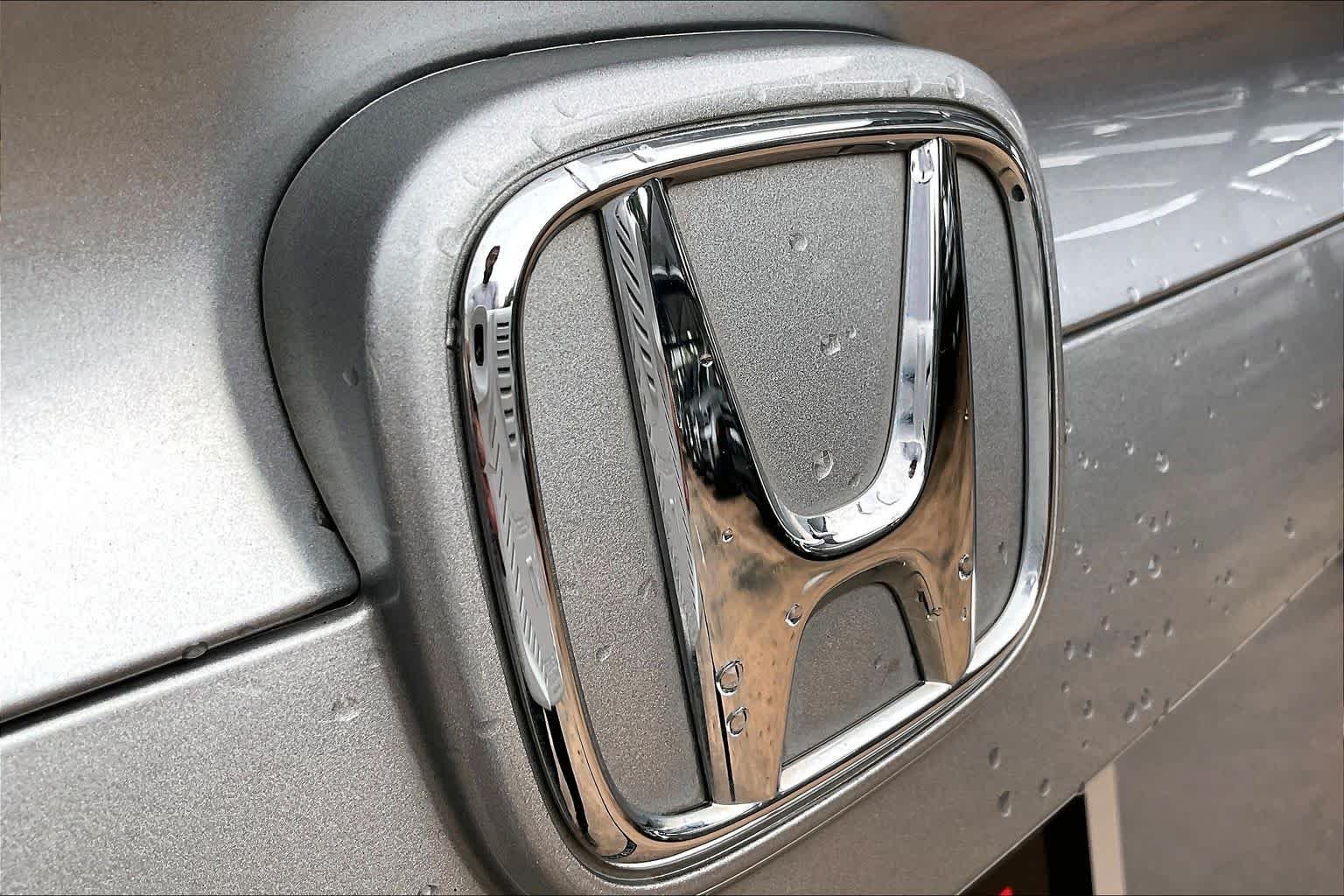 Used 2020 Lunar Silver Metallic Honda EX image 31