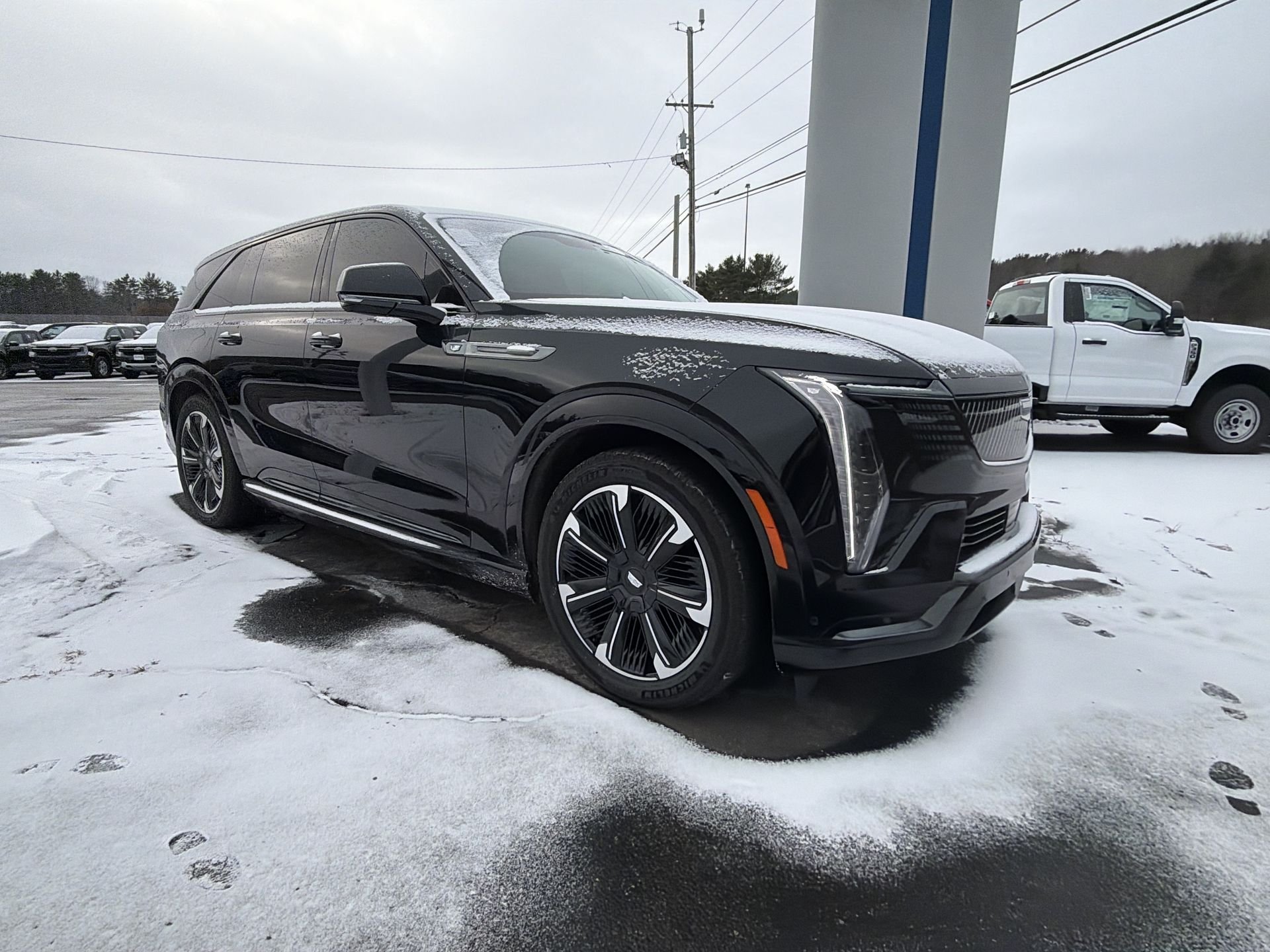 Used 2025 Black Cadillac Sport 2 image 13