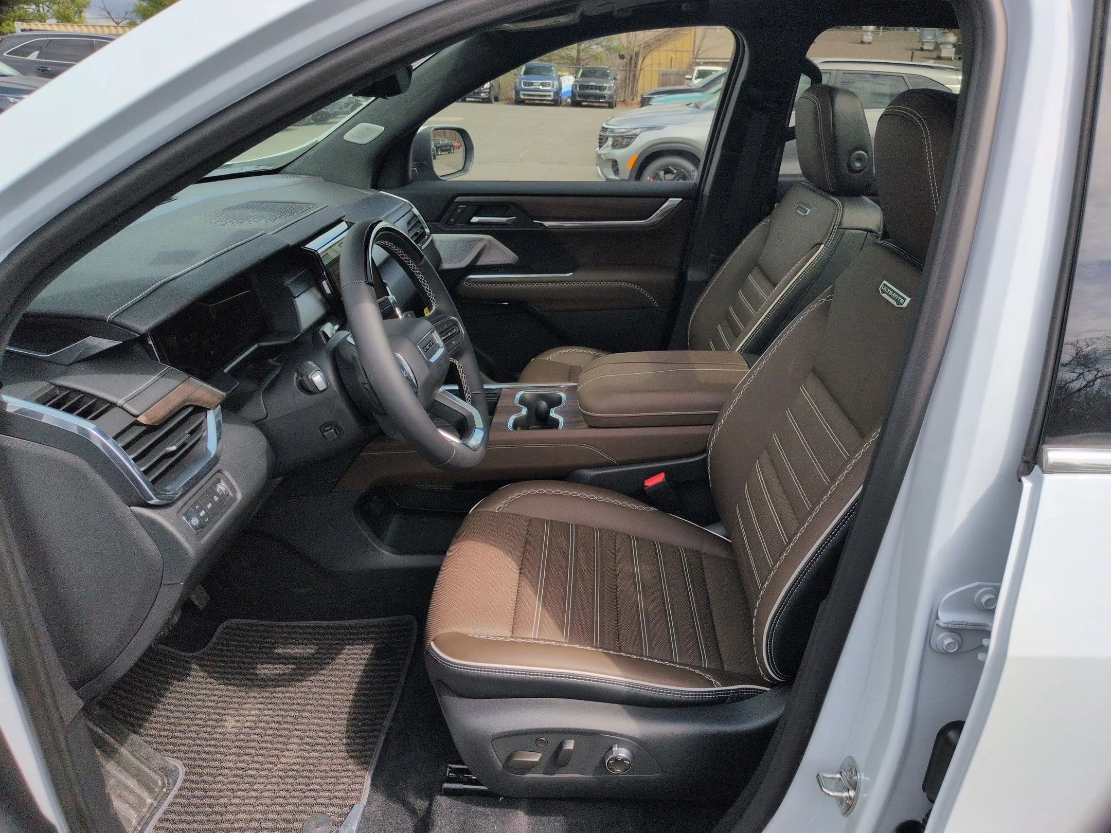 2026 GMC Acadia Denali Ultimate - Photo 12