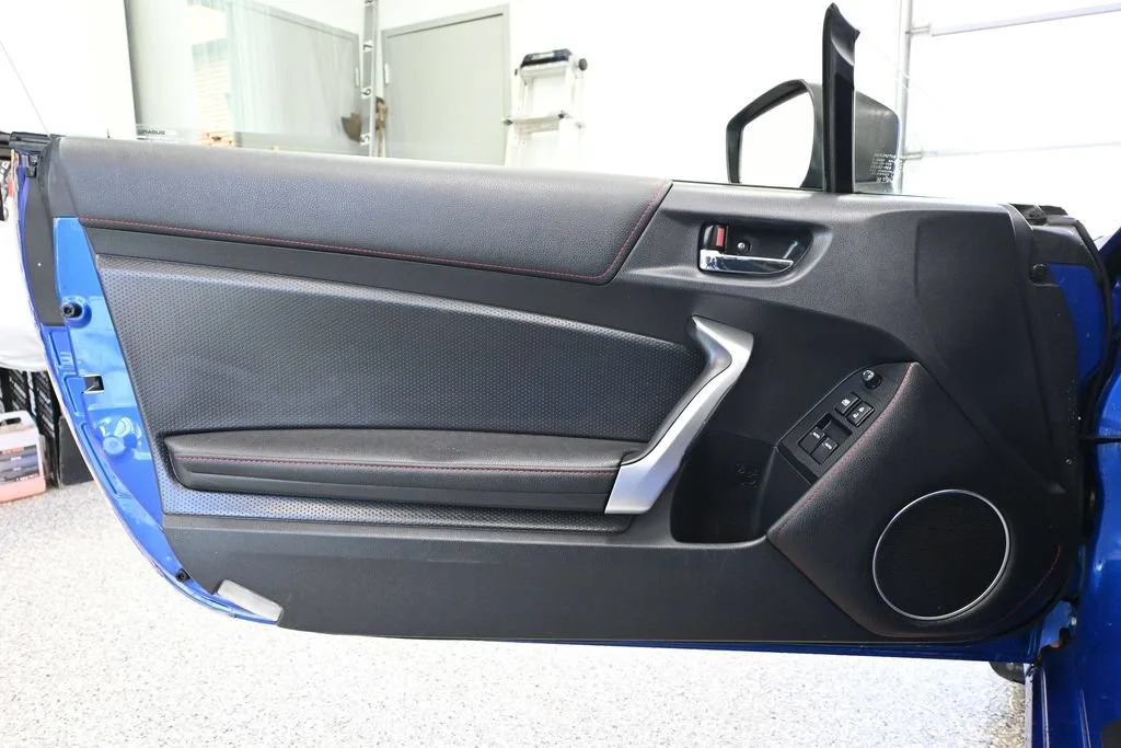 Used 2016 Blue Subaru Limited image 13