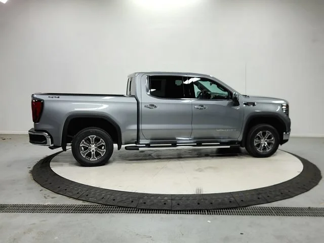 2026 GMC Sierra 1500 SLT - Photo 9