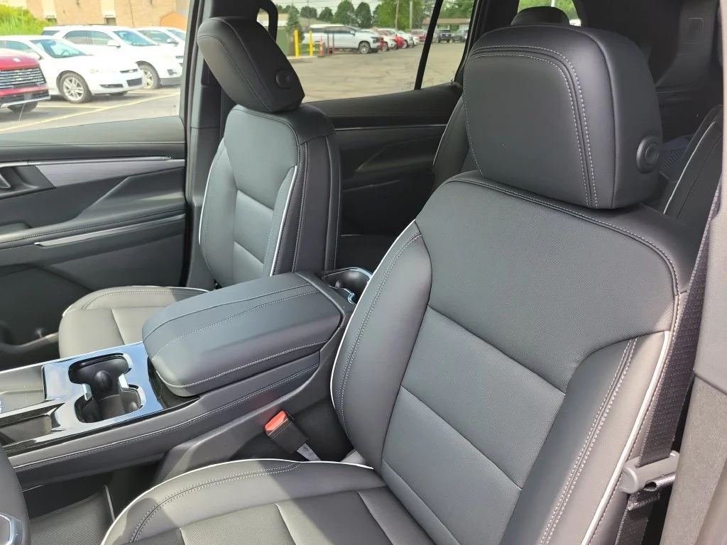 New 2026 Summit White Buick Preferred image 5