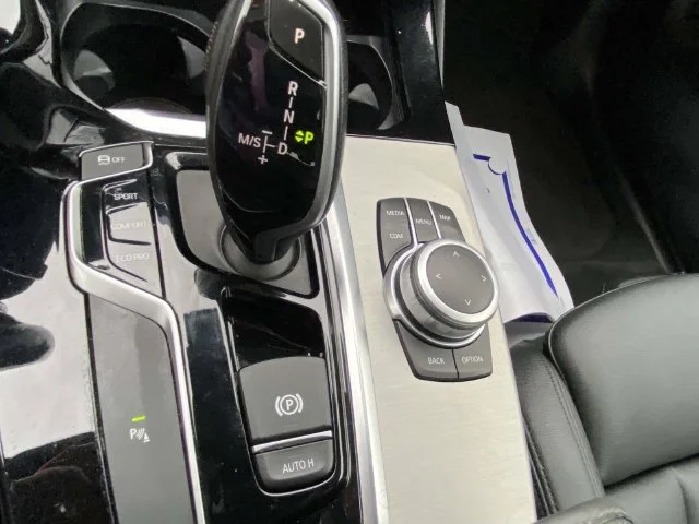Used 2020 Black BMW sDrive30i image 19