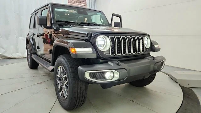 New 2026 Black Clear-Coat Exterior Paint Jeep Sahara image 16