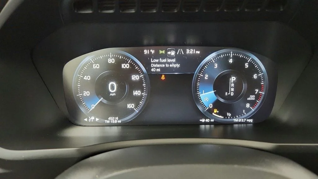 Used 2022 Savile Grey Metallic Volvo T6 AWD Inscription 7P w/ Bowers & Wilkins Audio & Air Suspension image 14