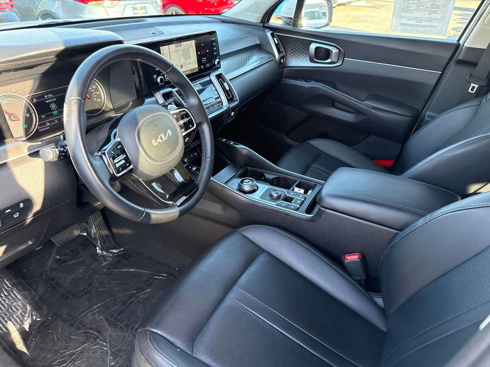 Used 2023 Snow White Pearl Kia EX image 23