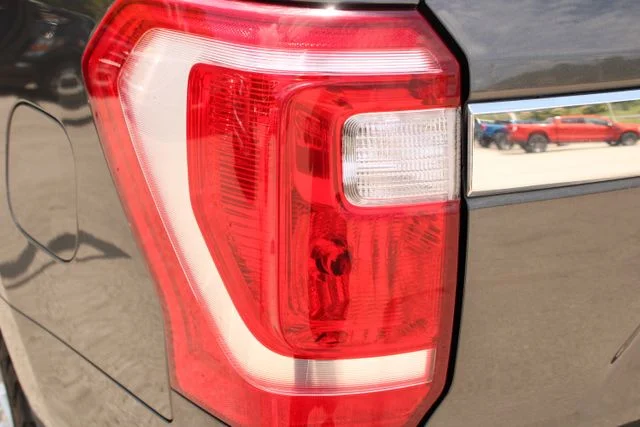 Used 2018 Gray Ford XLT image 30