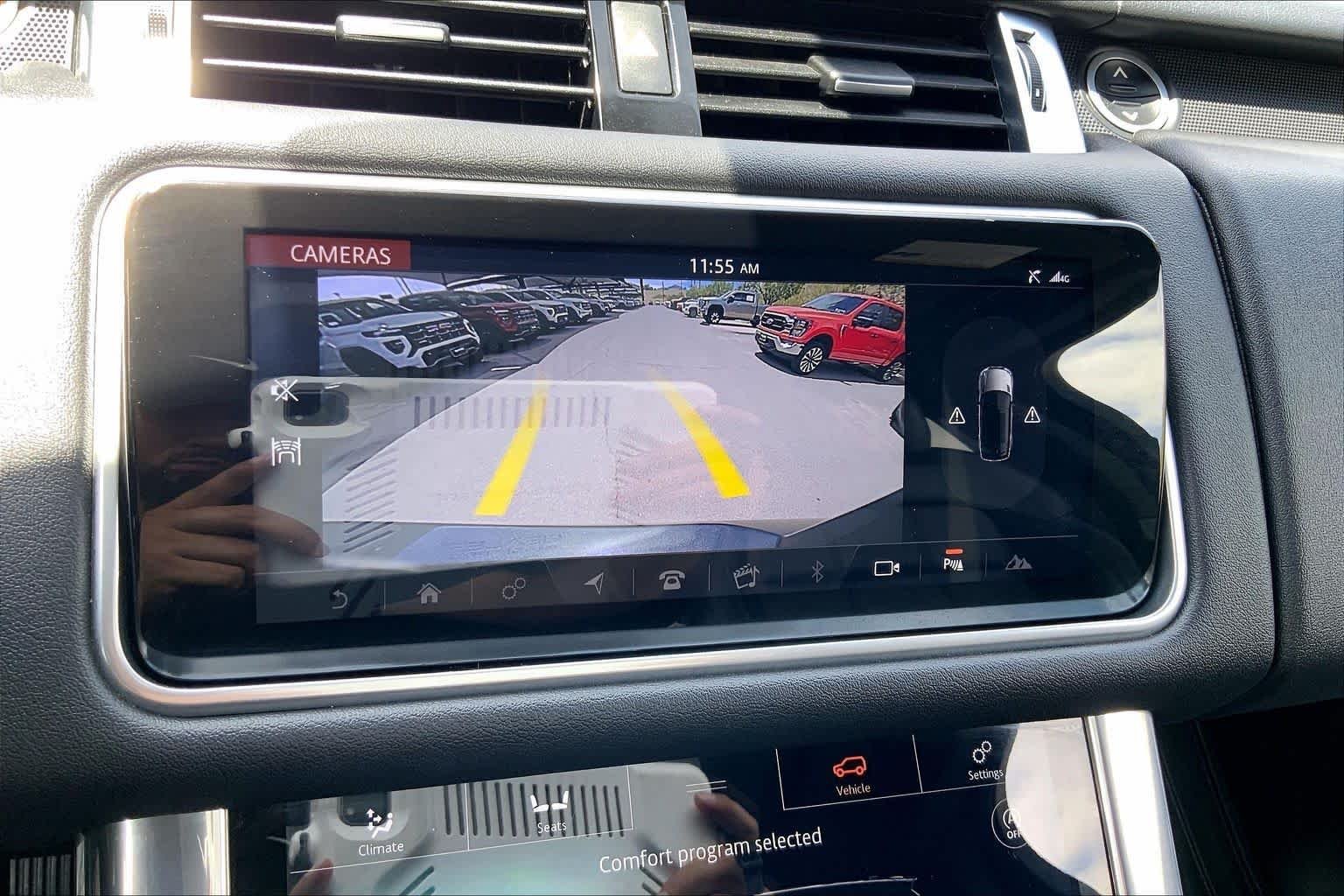 Used 2019 Borealis Black Metallic Land Rover HSE image 27