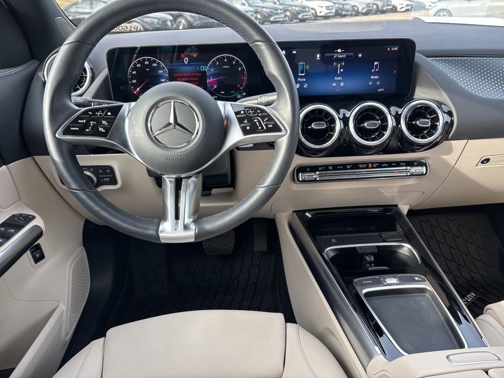 Used 2025 White Mercedes-Benz GLA 250 image 4
