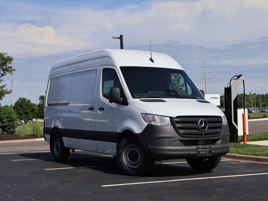New 2026 Arctic White Mercedes-Benz Cargo 144 WB image 1