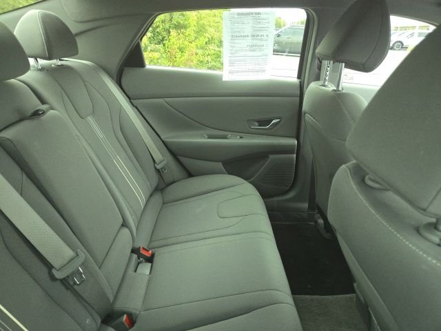Used 2024 Amazon Gray Hyundai SEL image 5