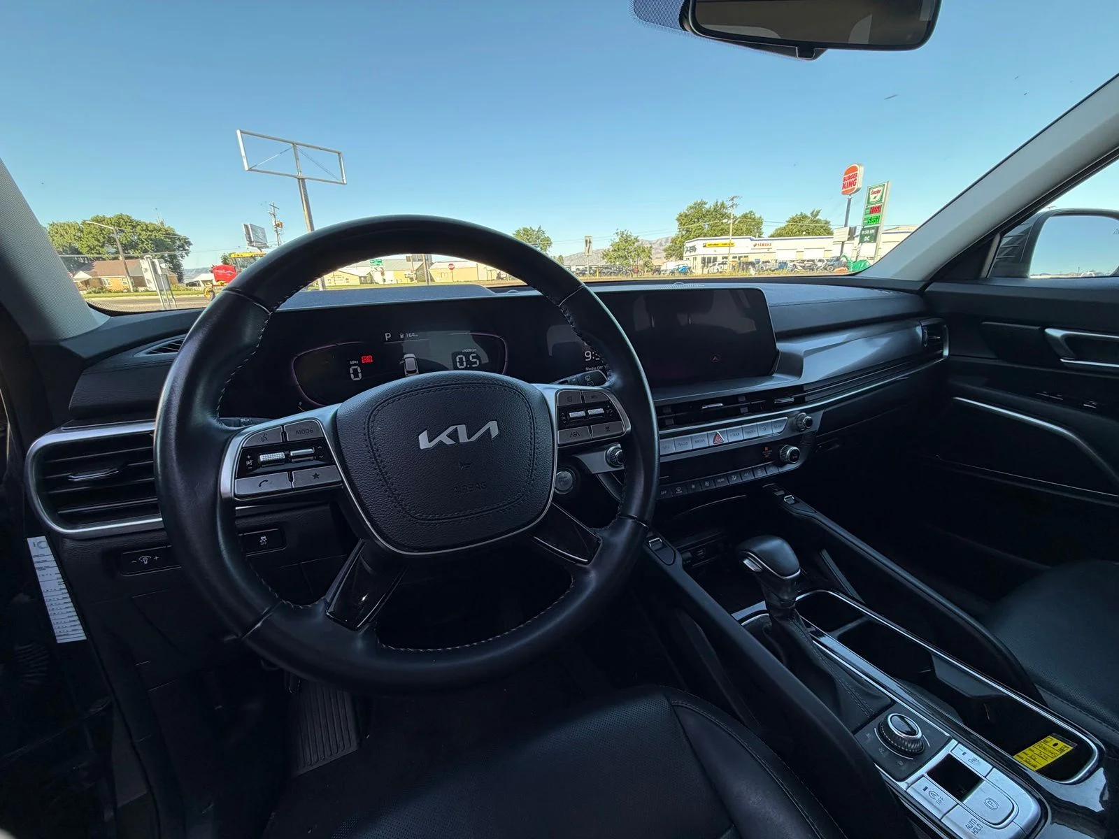 Used 2025 Green Kia S image 9