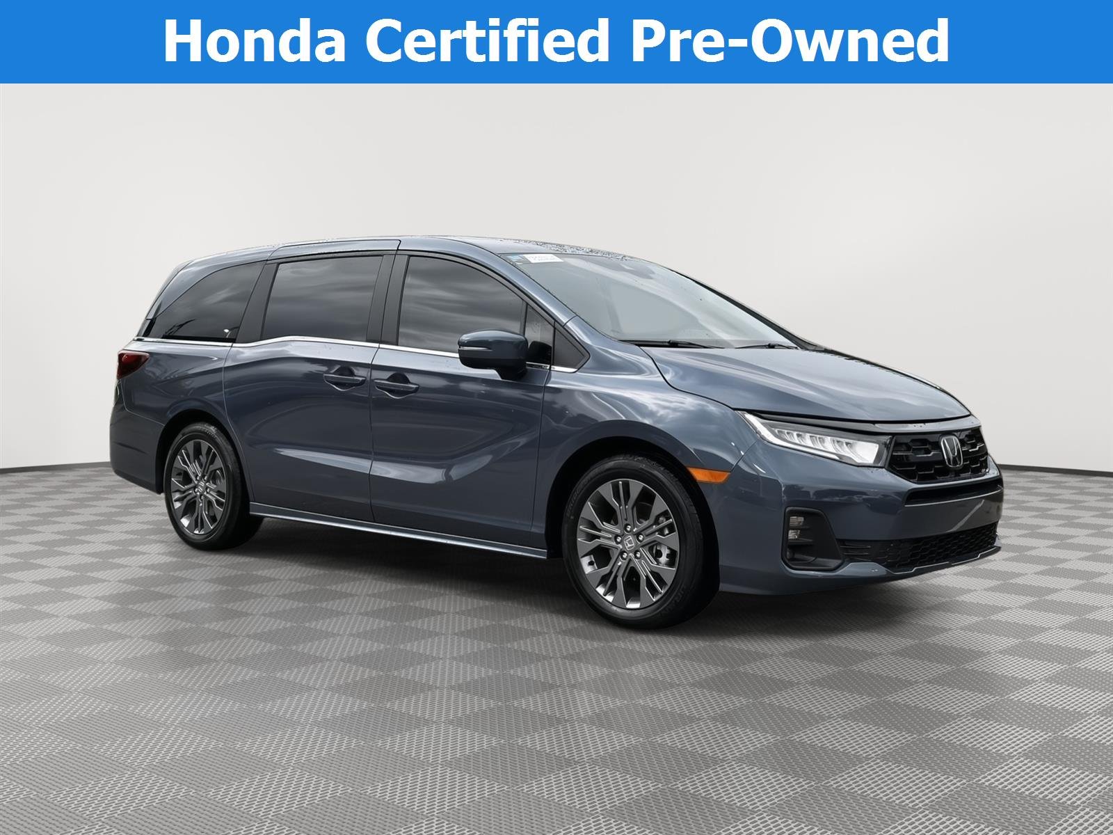 2026 Honda Odyssey Touring's photo
