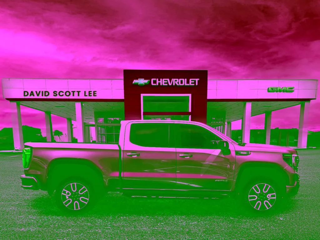 Used 2025 Sterling Metallic GMC AT4 image 8
