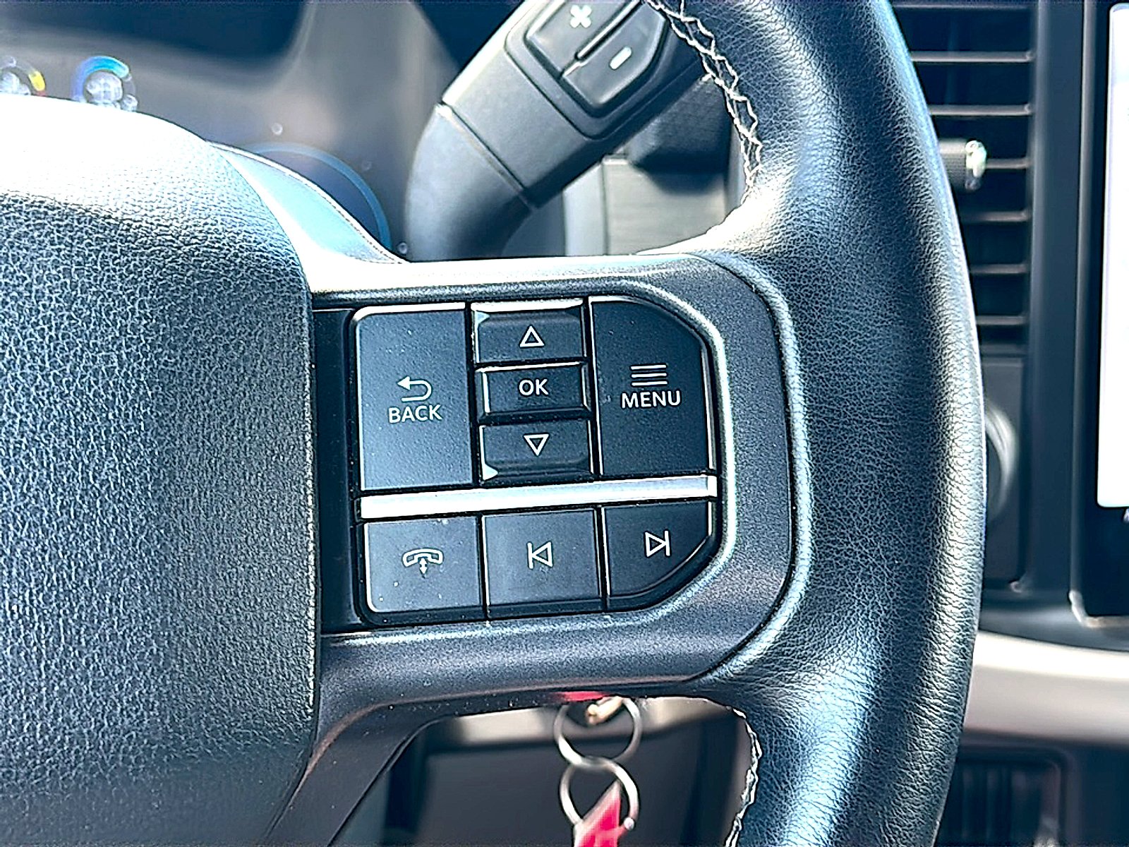 Used 2024 Agate Black Metallic Ford XLT image 28