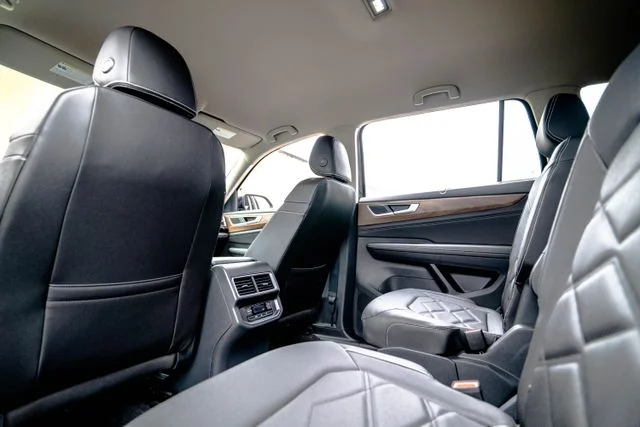 New 2026 Black Volkswagen 2.0T SE w/Technology image 29