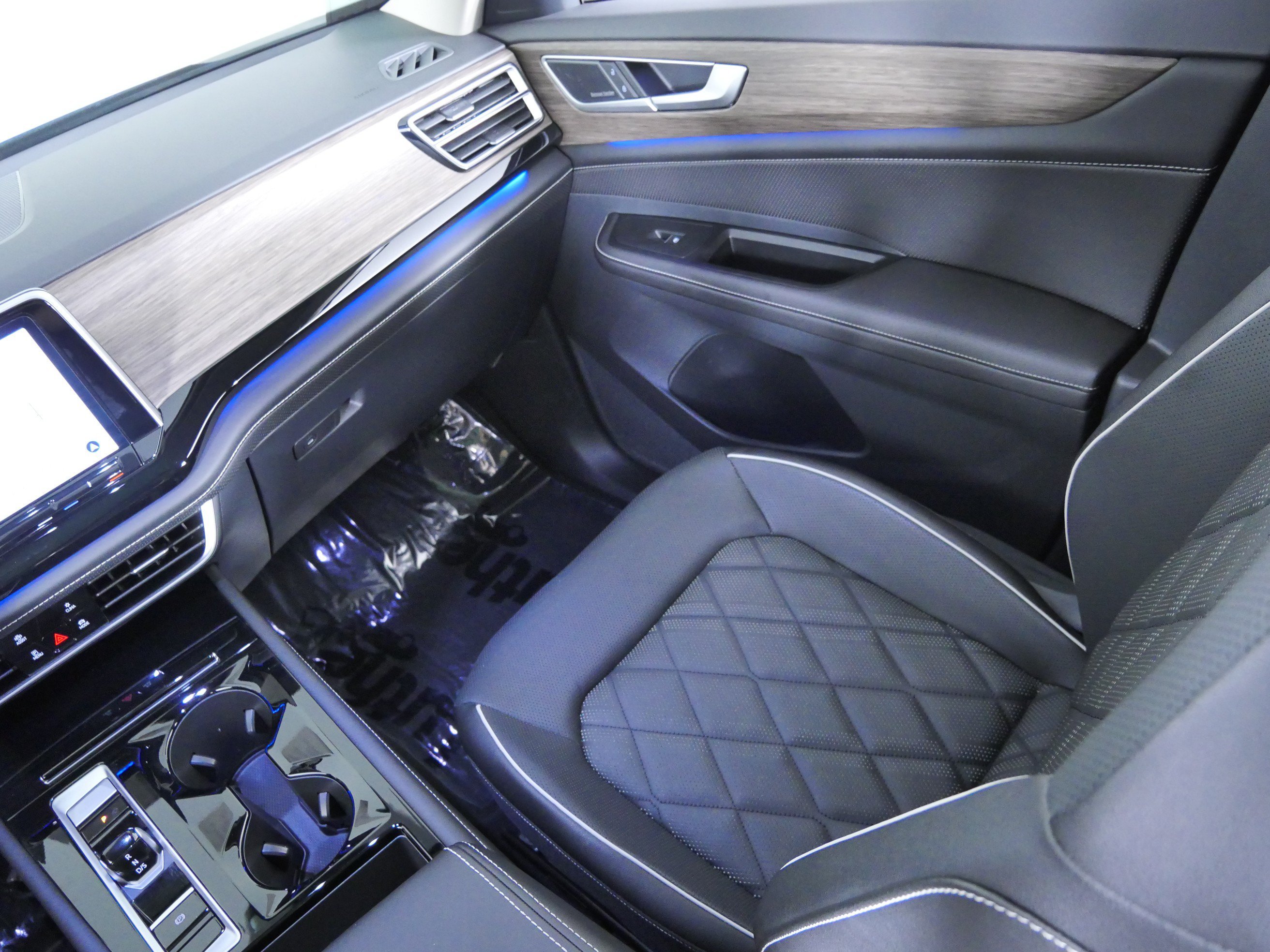 Used 2026 Mountain Lake Blue Metallic Volkswagen 2.0T SEL Premium R-Line image 11