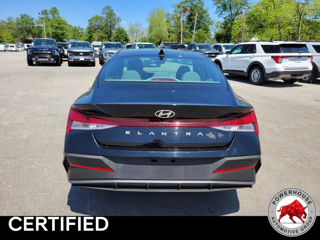 Used 2024 Black Hyundai SEL image 5