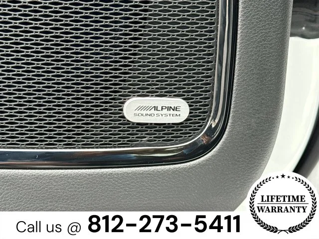 New 2026 White Jeep Latitude image 18
