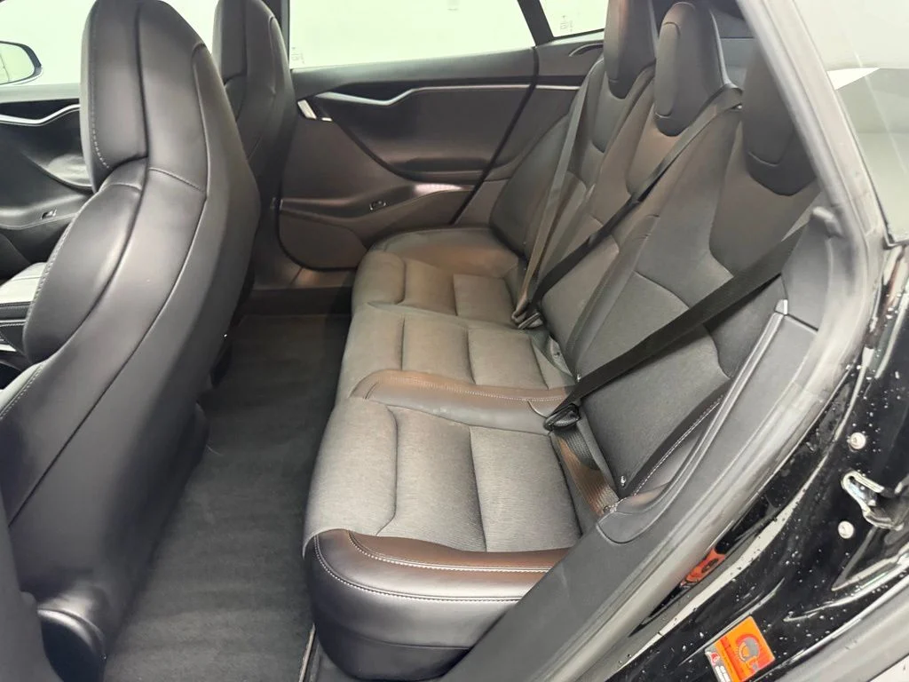 Used 2018 Black Tesla 75D image 38