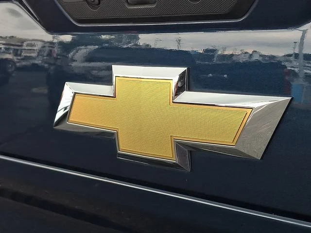 Used 2022 Northsky Blue Metallic Chevrolet LTZ image 31