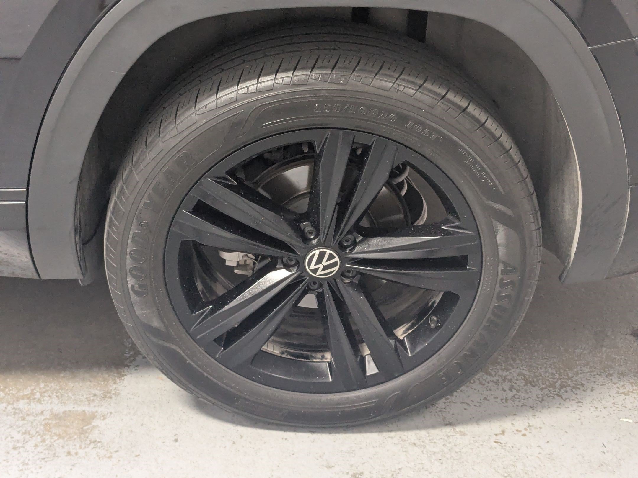 Used 2023 Deep Black Volkswagen 3.6L V6 SEL R-Line Black image 23