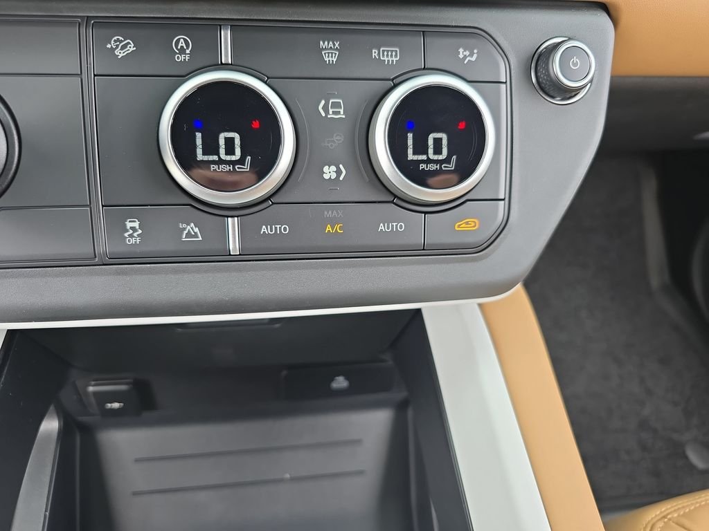 New 2026 Fuji White Land Rover X-Dynamic SE image 24