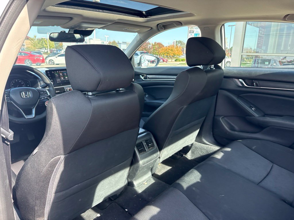Used 2018 White Honda EX image 36