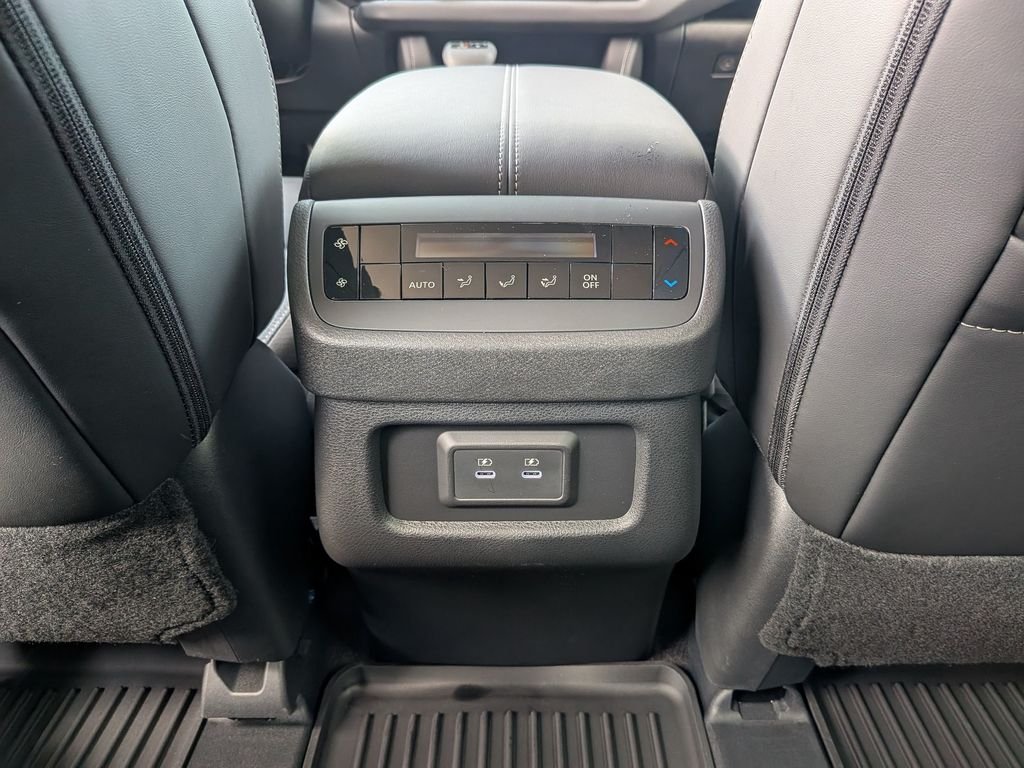 New 2026 Everest White Pearl TriCoat Nissan SL image 38