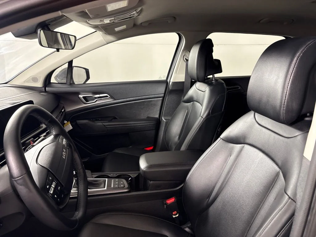 New 2026 Wolf Gray Kia EX image 28
