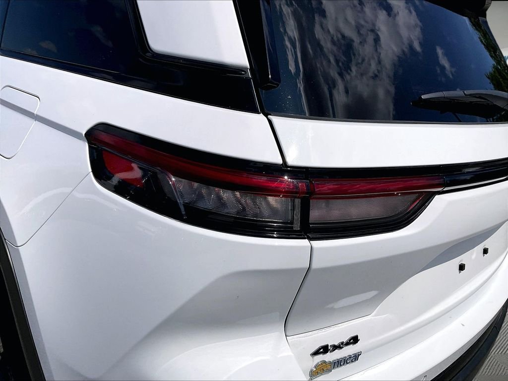 Used 2023 White Jeep Altitude X image 30