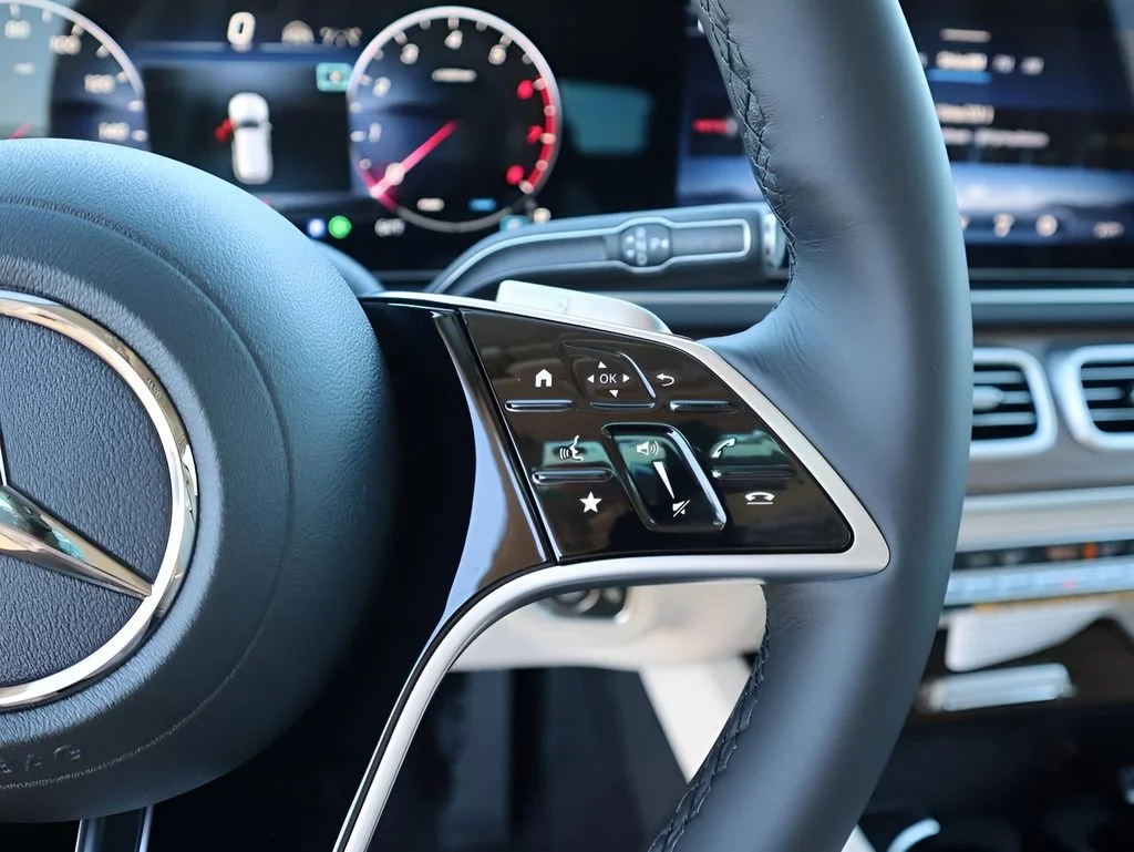New 2026 MANUFAKTUR Moonlight White Metallic Mercedes-Benz GLE 350 image 97