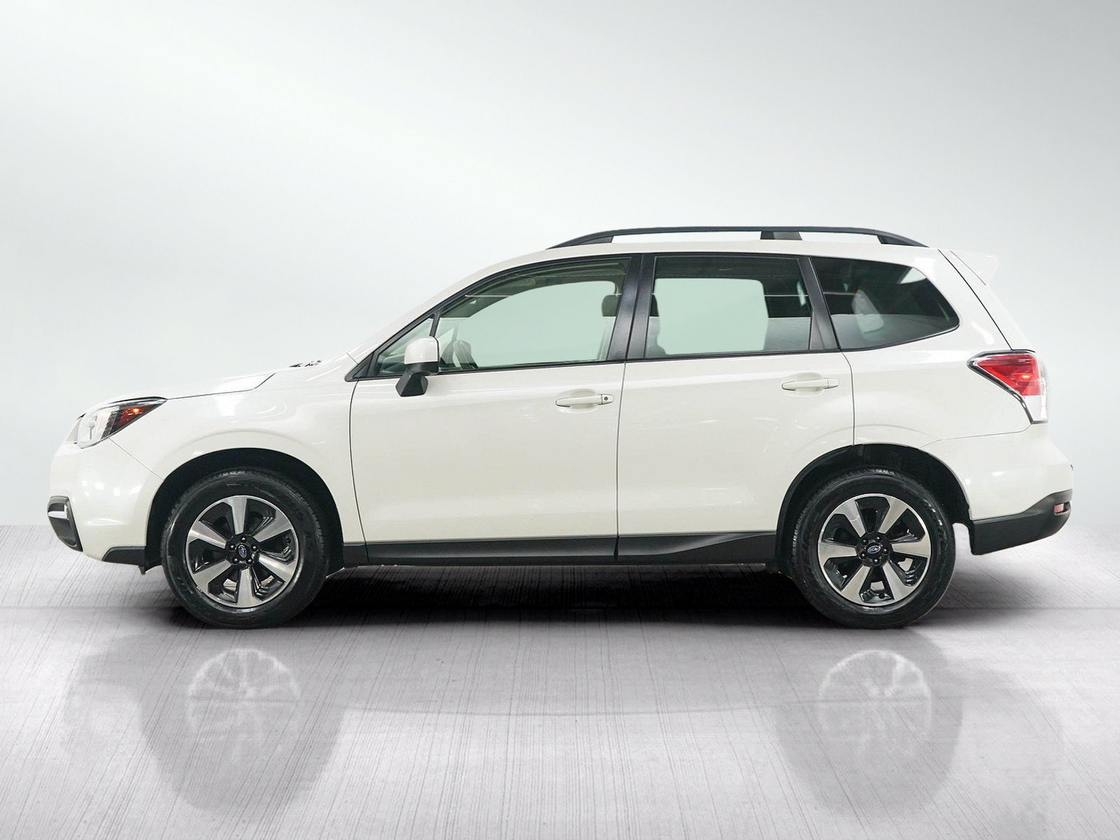 Used 2018 Subaru Forester Premium with VIN JF2SJAEC9JH519776 for sale in South Saint Paul, Minnesota