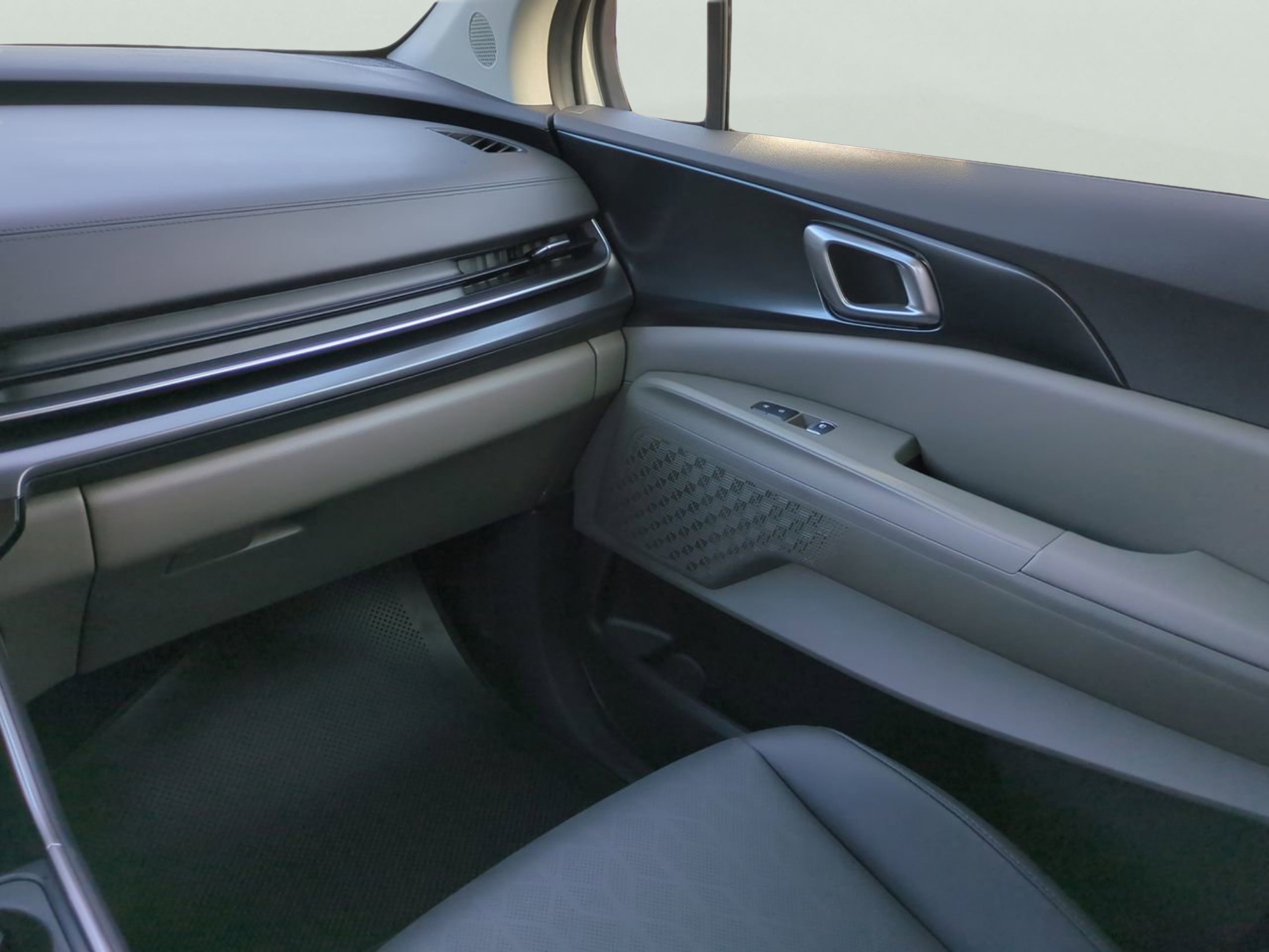 New 2026 Snow White Pearl Kia LXS image 19
