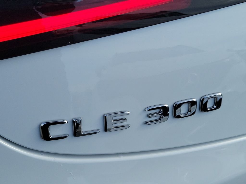 New 2027 MANUFAKTUR Moonlight White Metallic Mercedes-Benz CLE 300 image 8