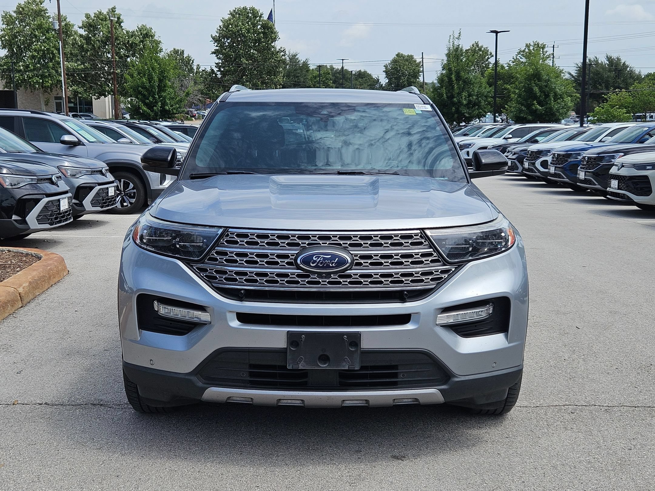 Used 2020 Silver Metallic Ford Limited image 8