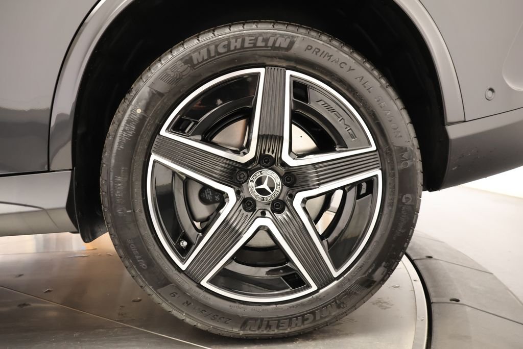 Used 2027  Mercedes-Benz GLC 300 image 12