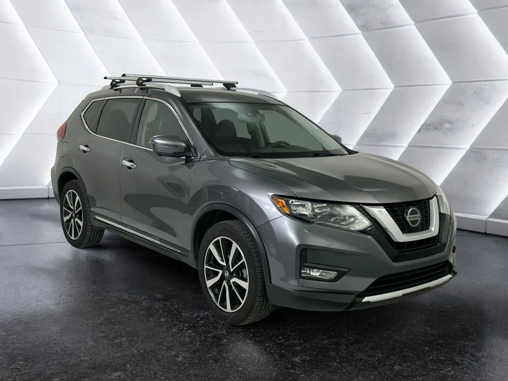 Used 2019 Gray Nissan SL image 1