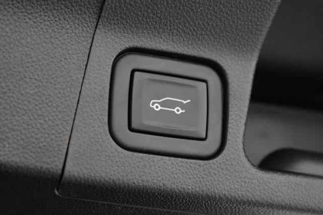 Used 2023 Blue GMC SLE image 18