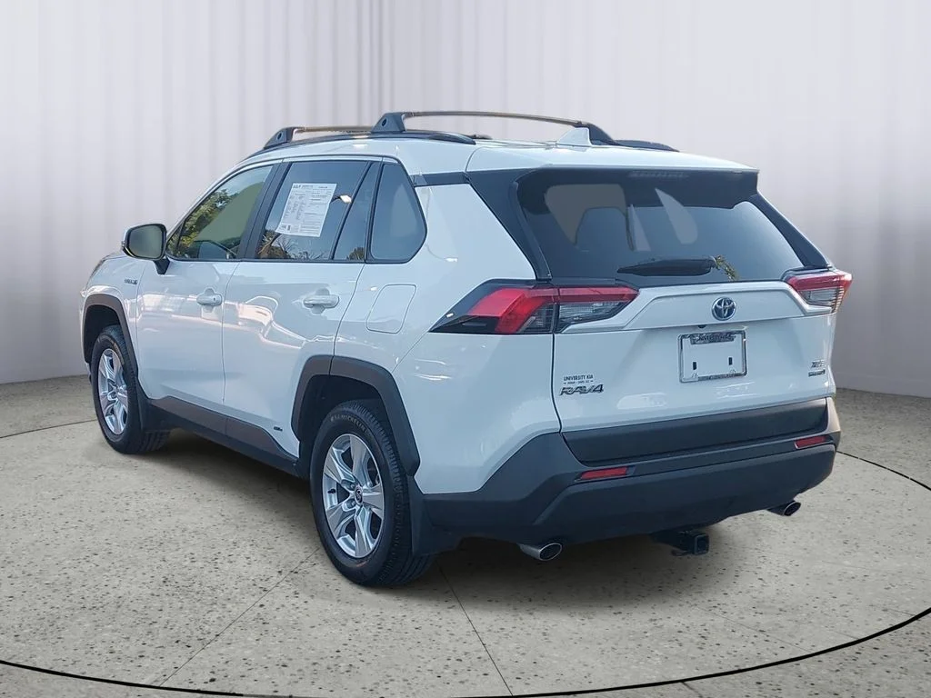 Used 2021 White Toyota XLE image 5