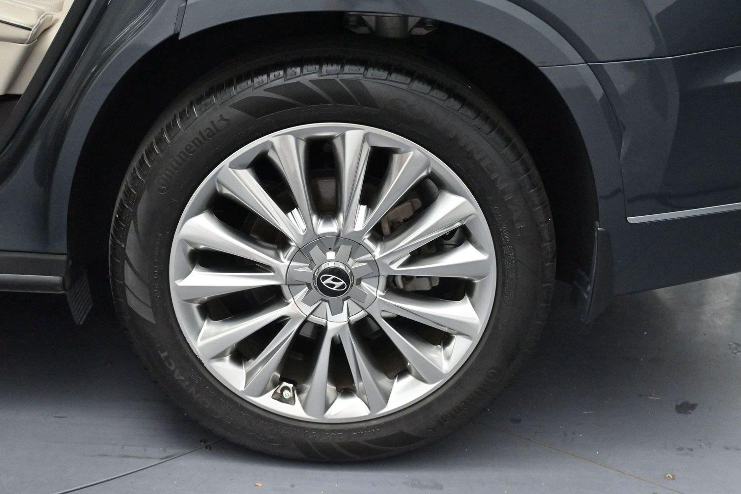 Used 2020 Steel Graphite Hyundai Limited image 43