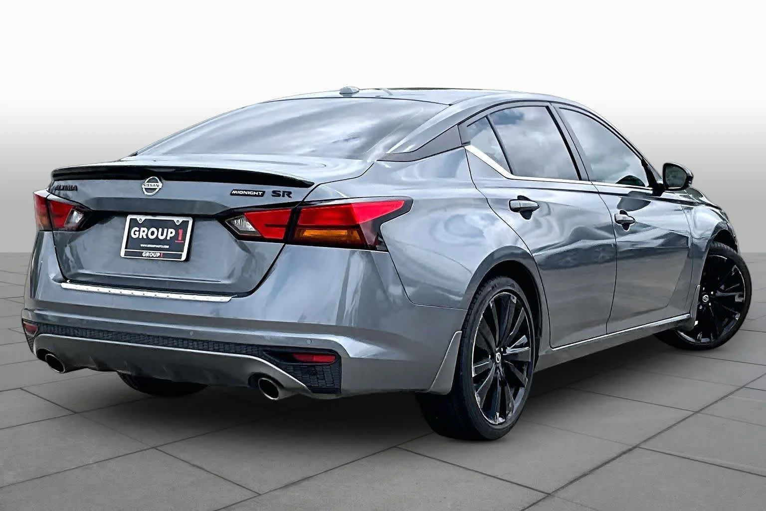 Used 2022 Gun Metallic Nissan 2.5 SR image 12
