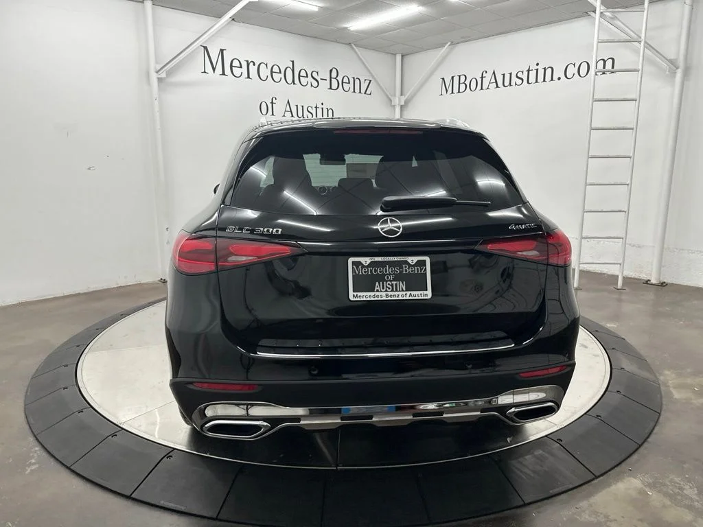 New 2027 Black Mercedes-Benz GLC 300 image 6