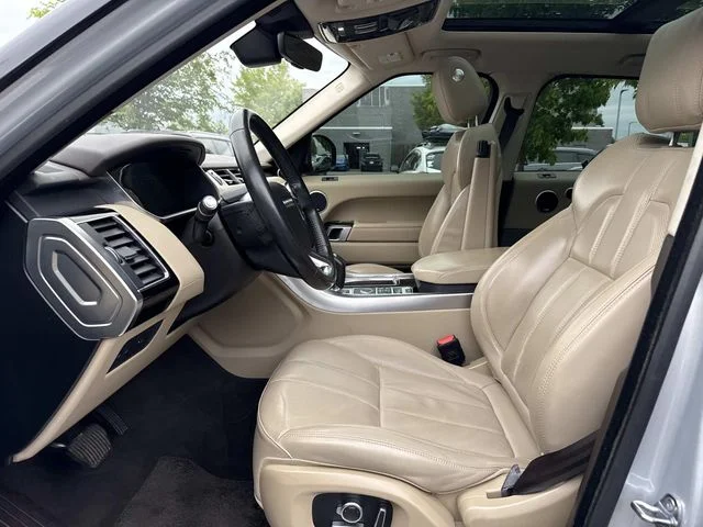 Used 2017 Silver Land Rover 3.0L V6 Supercharged HSE image 14