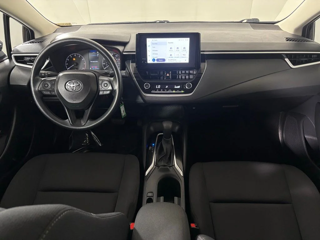 2025 Toyota Corolla LE - Photo 27