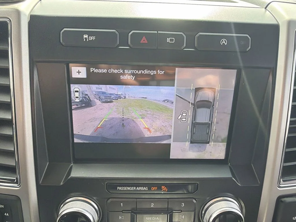 Used 2019 White Platinum Clearcoat Metallic Ford Lariat image 32