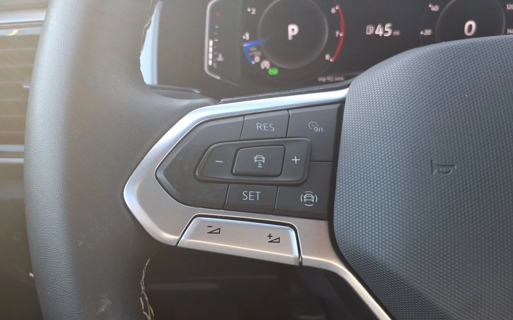 Used 2022  Volkswagen 3.6L V6 SE w/Technology image 21