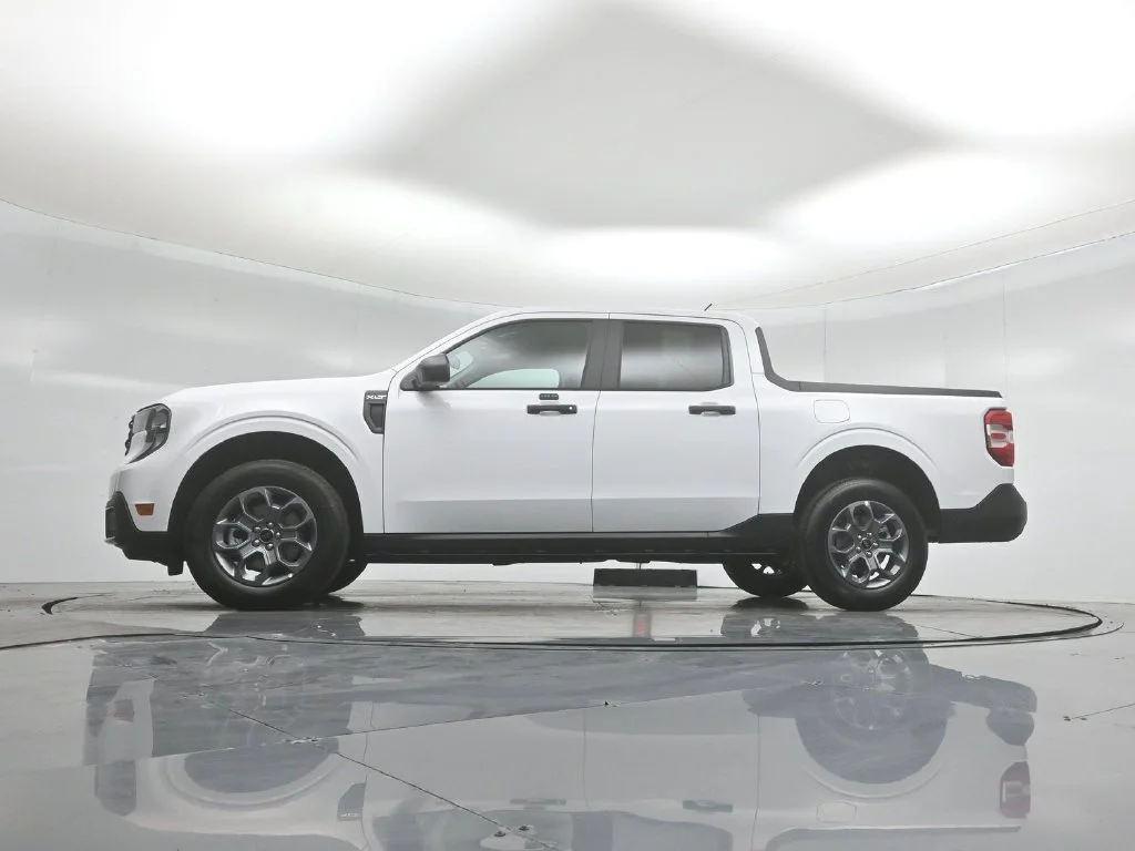 New 2026 Oxford White Ford XLT image 47
