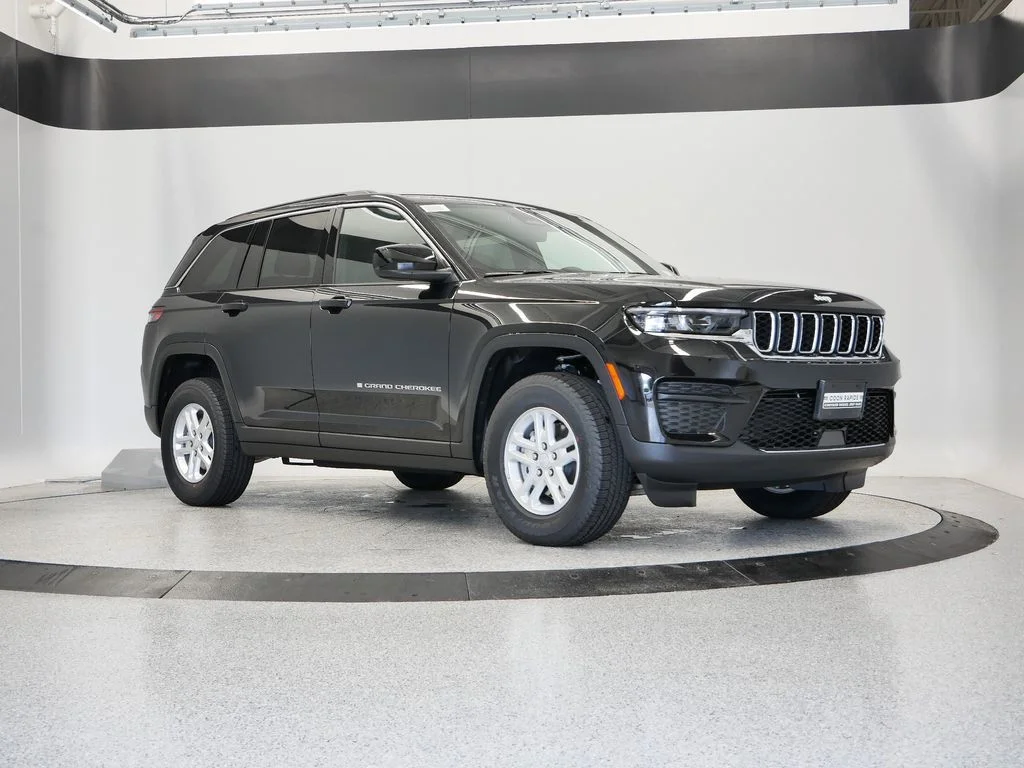 2025 Jeep Grand Cherokee Laredo - Photo 47